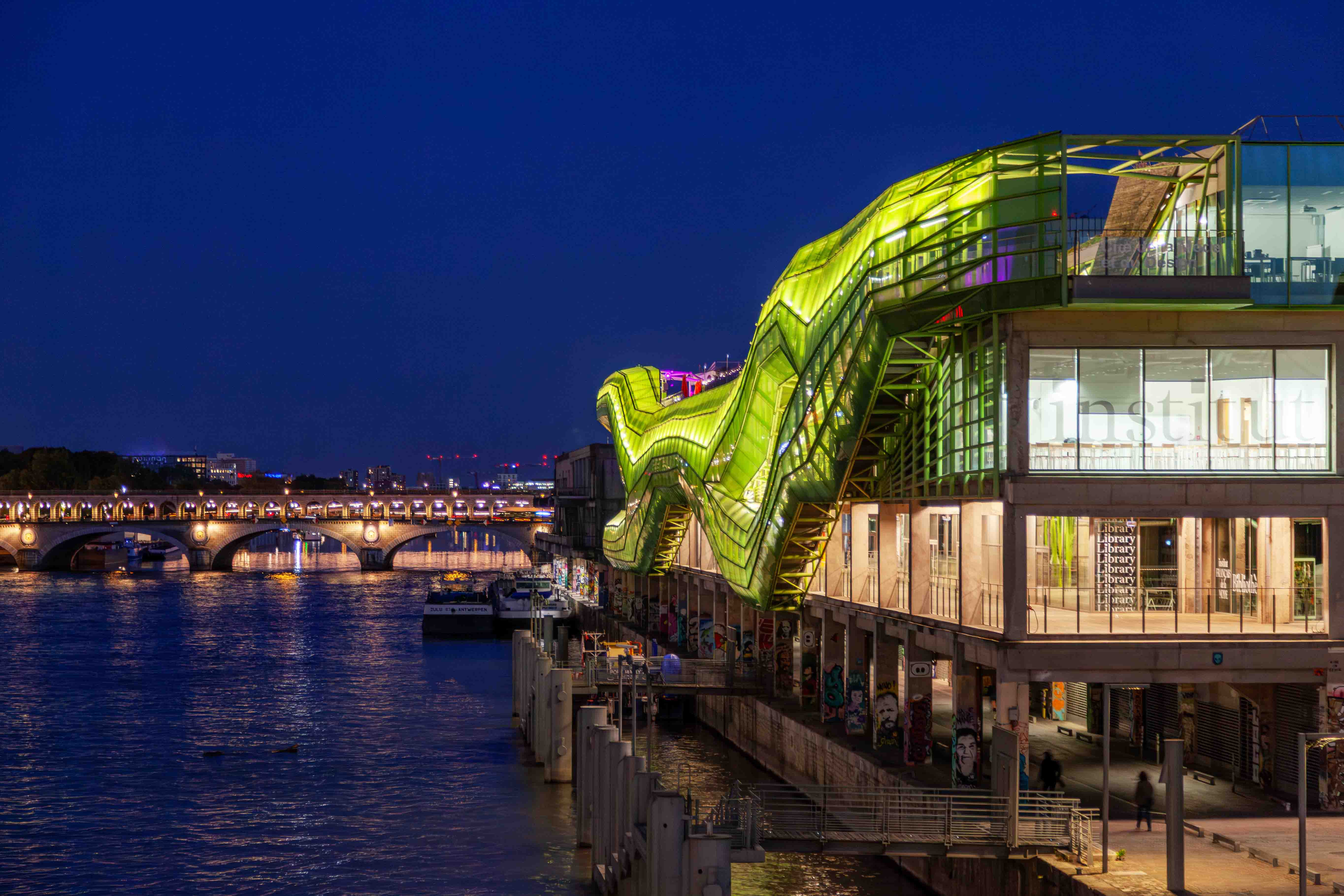 Sécurlite met en lumière la Cité de la Mode et du Design de Paris avec les luminaires FILA 2 